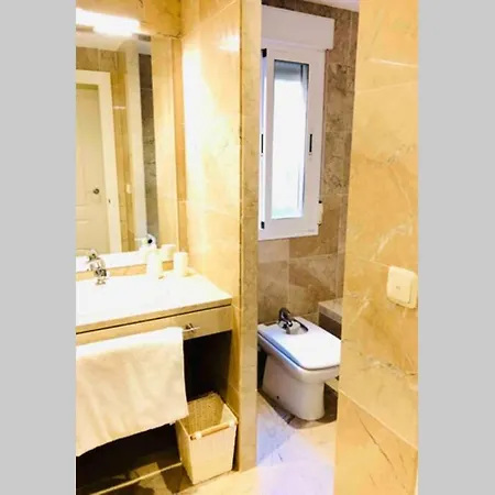 Puente Bright Terrace, Pool & Garden View Apartment Marbella