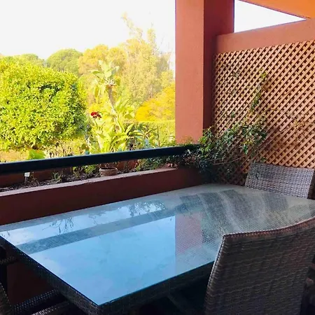 Puente Bright Terrace, Pool & Garden View Apartment Marbella