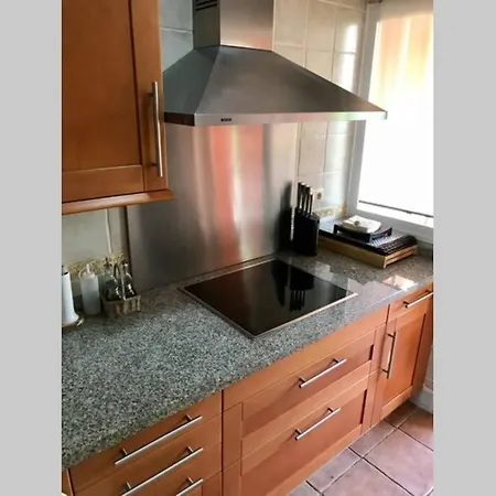 Puente Bright Terrace, Pool & Garden View Apartment Marbella