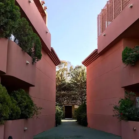 Puente Bright Terrace, Pool & Garden View Apartment *