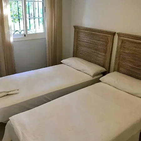Puente Bright Terrace, Pool & Garden View * Marbella