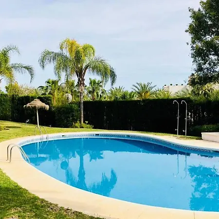 Puente Bright Terrace, Pool & Garden View Apartment *