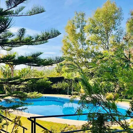Puente Bright Terrace, Pool & Garden View Apartment *
