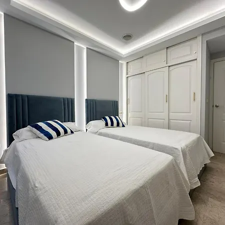 Puente Bright Terrace, Pool & Garden View Apartment *