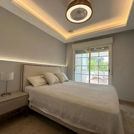 Puente Bright Terrace, Pool & Garden View * Marbella