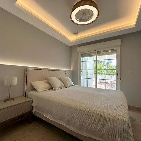 Puente Bright Terrace, Pool & Garden View